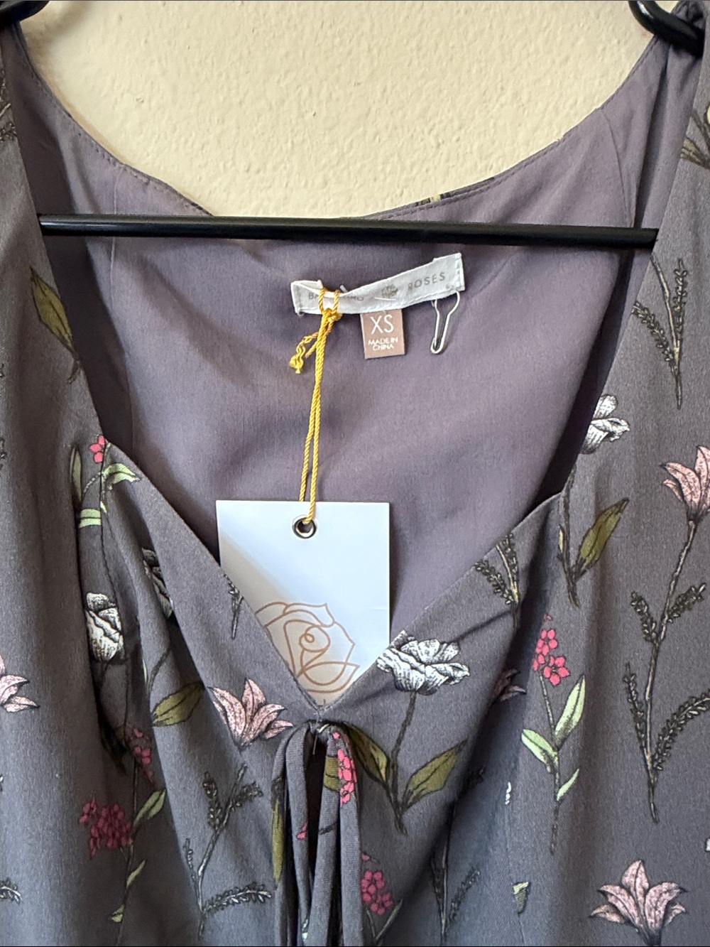 Floral Tie-Front Peasant Blouse in Gray - Picture 4 of 6